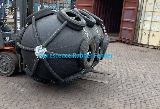 product-582-387 Pneumatic fender_副本